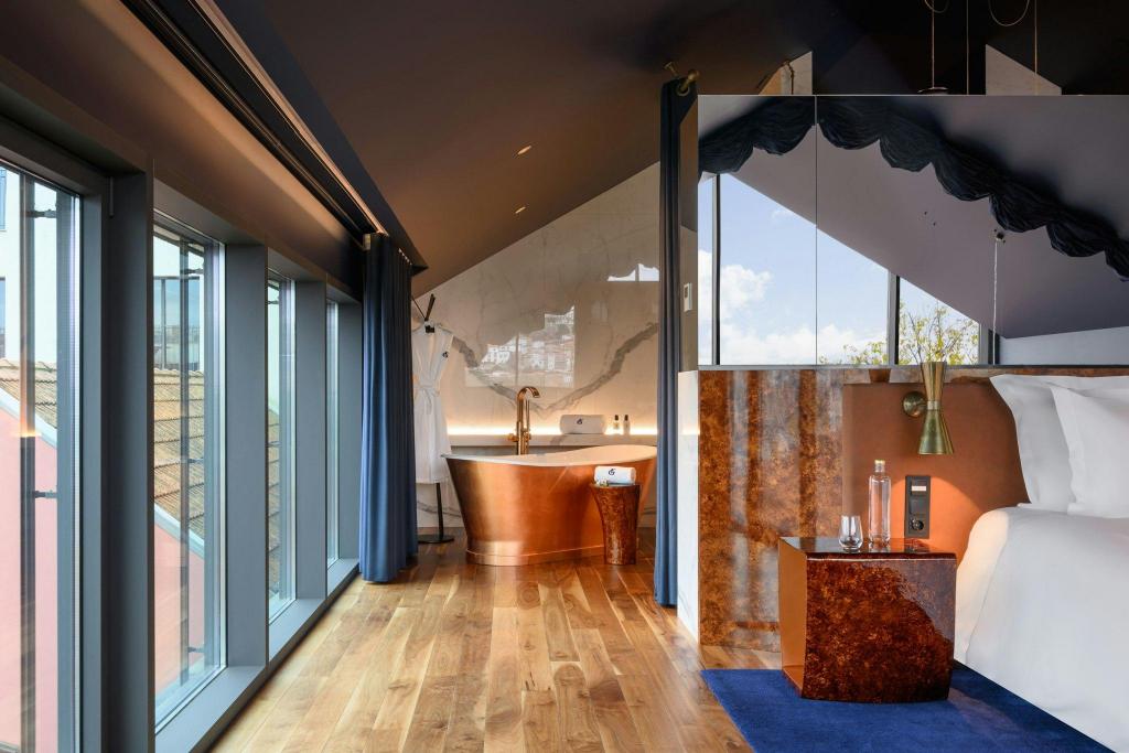 2 Bedrooms, Signature, Suite, 2 King Beds
