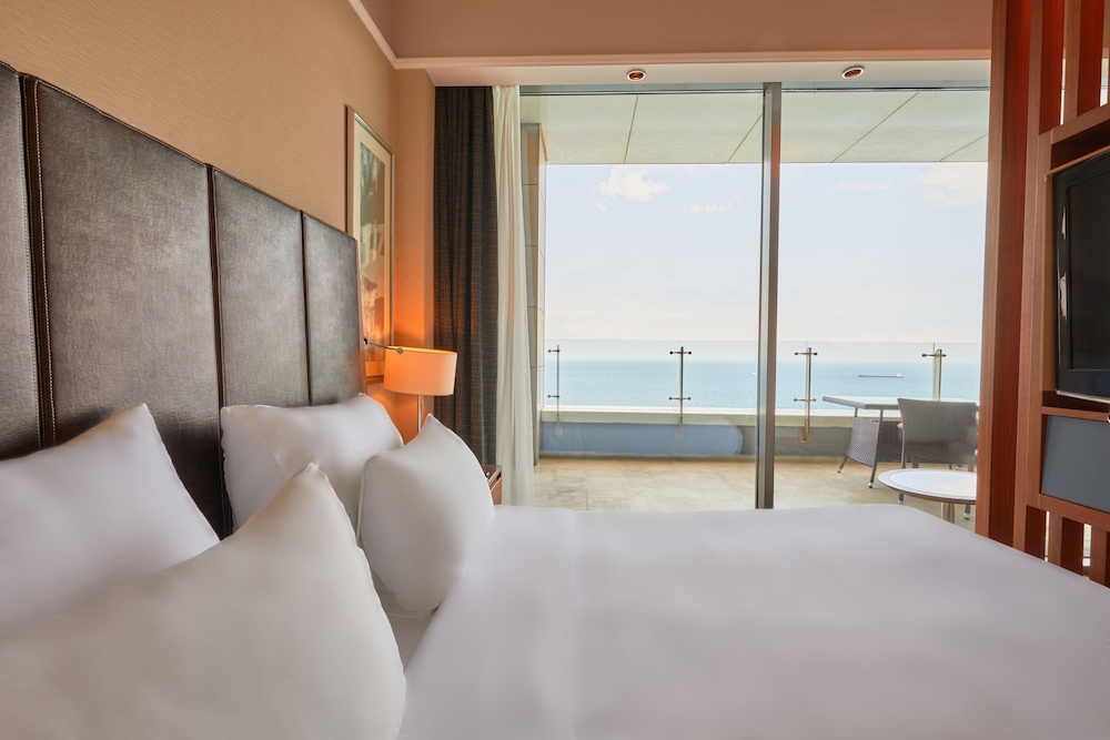 Deluxe, Suite, Apartment, 4 Double Beds, Sea View, Sofa