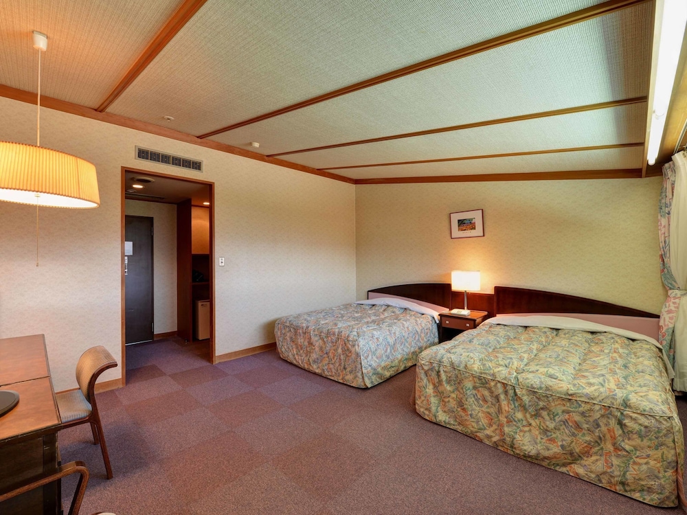 Oze Iwakura Resort Hotel 3/32