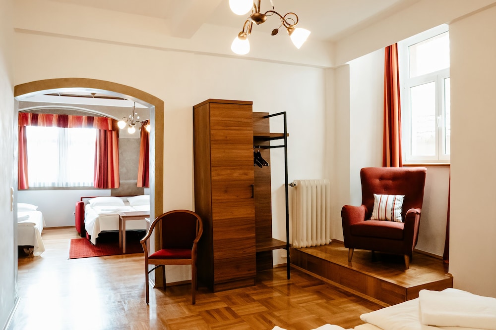 Hotel Gasthof Goldener Greifen 23/50