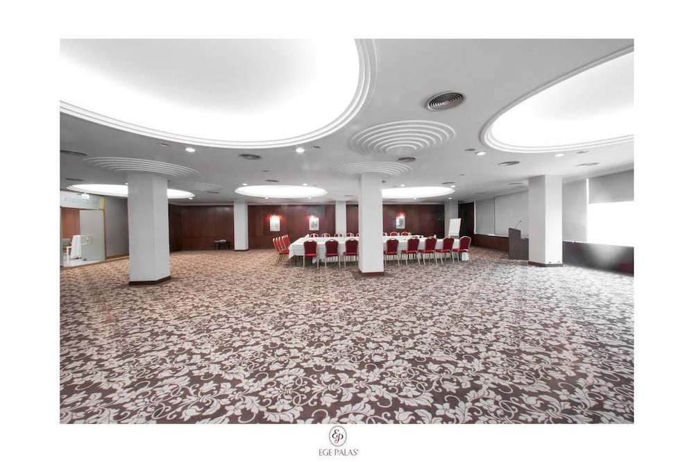 Ege Palas Business Hotel 7/66