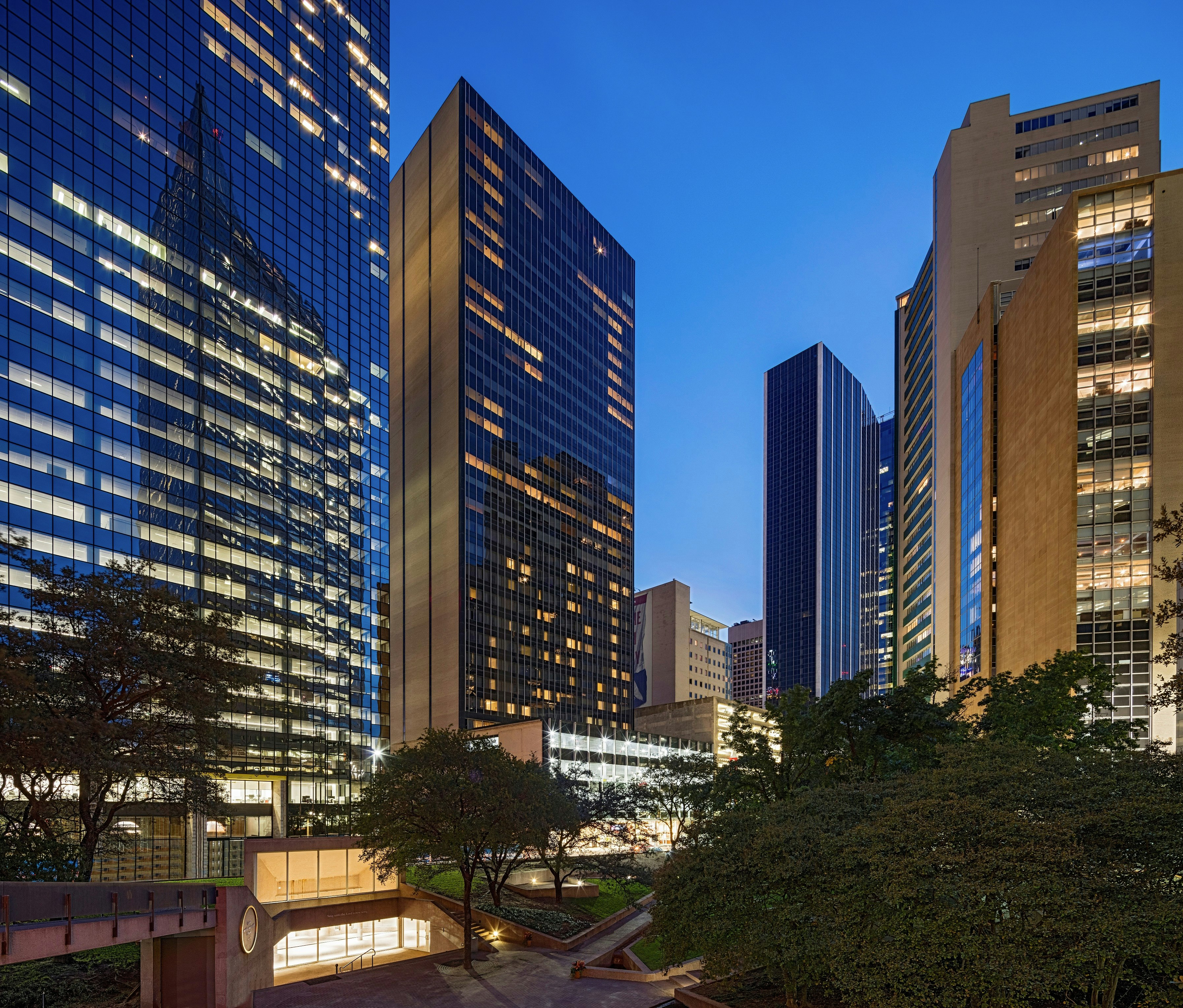 Hilton Garden Inn Downtown Dallas 50/50