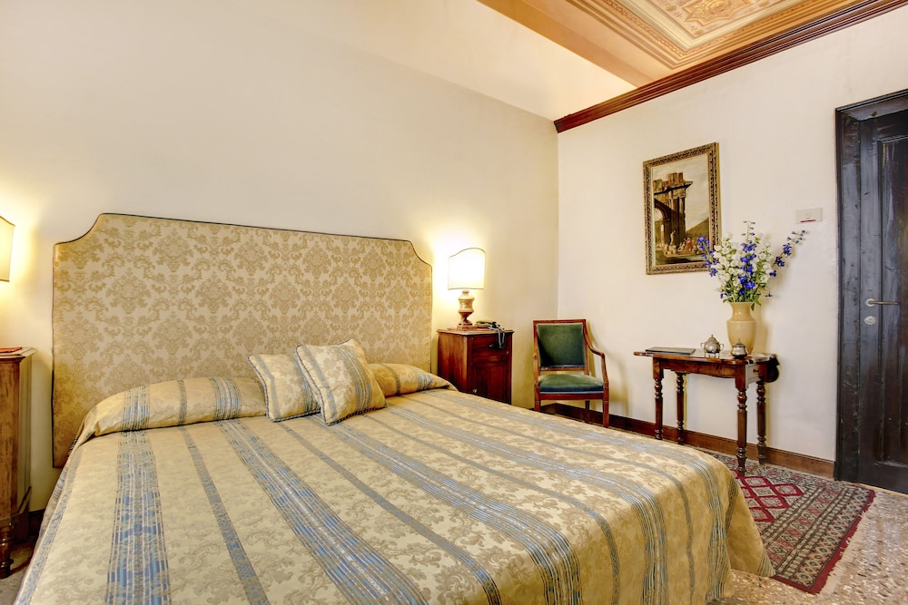 STANDARD, DOUBLE OR TWIN BED