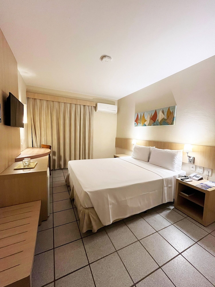 STANDARD, DOUBLE BED, CITY VIEW