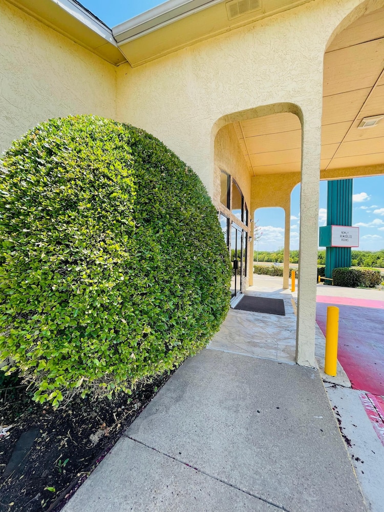 Studio6 Suites Mesquite, TX – Gross Rd 60/67