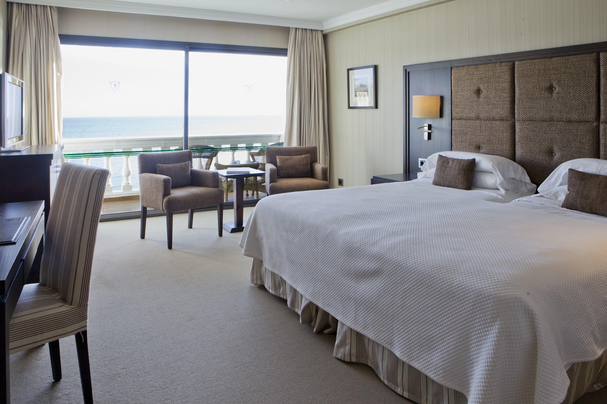 PREMIUM, DOUBLE BED, SEA VIEW