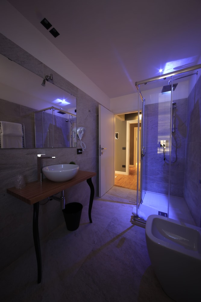 K Rooms 42/49