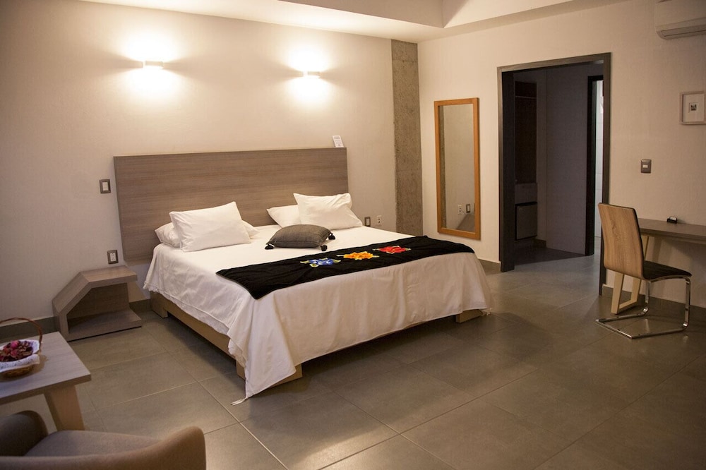 Maria Ines Hotel Suite 15/59