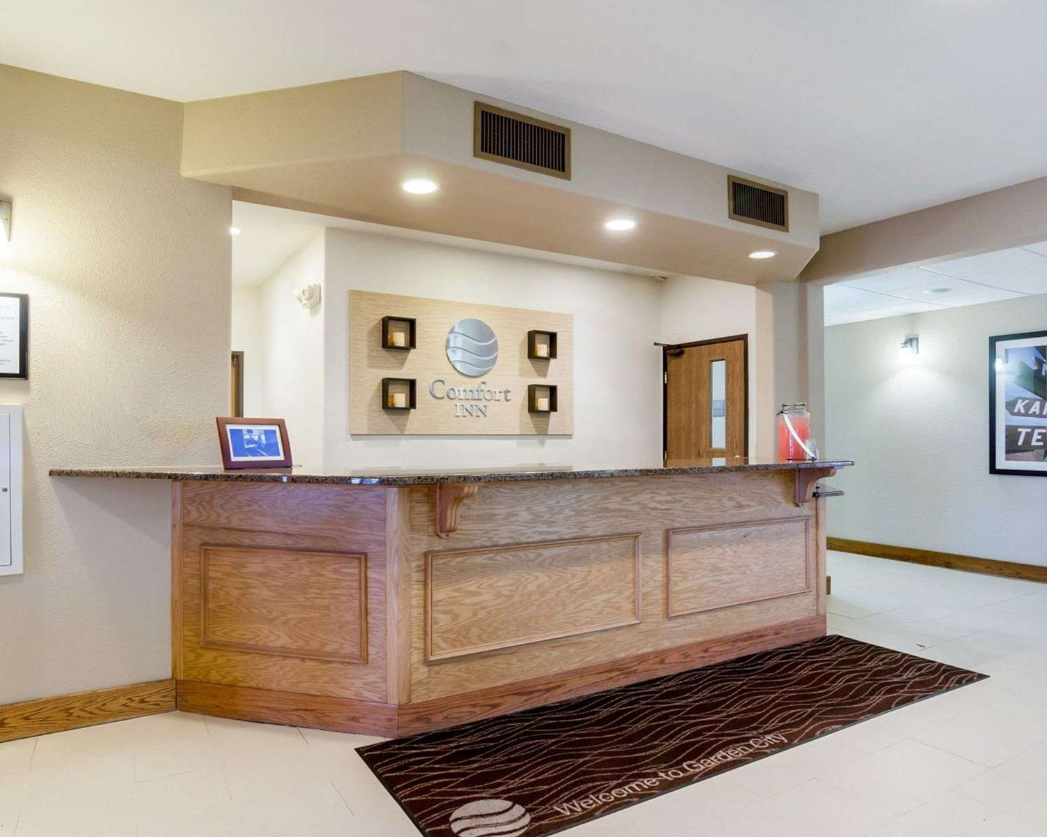 Comfort Inn Garden City 6/19