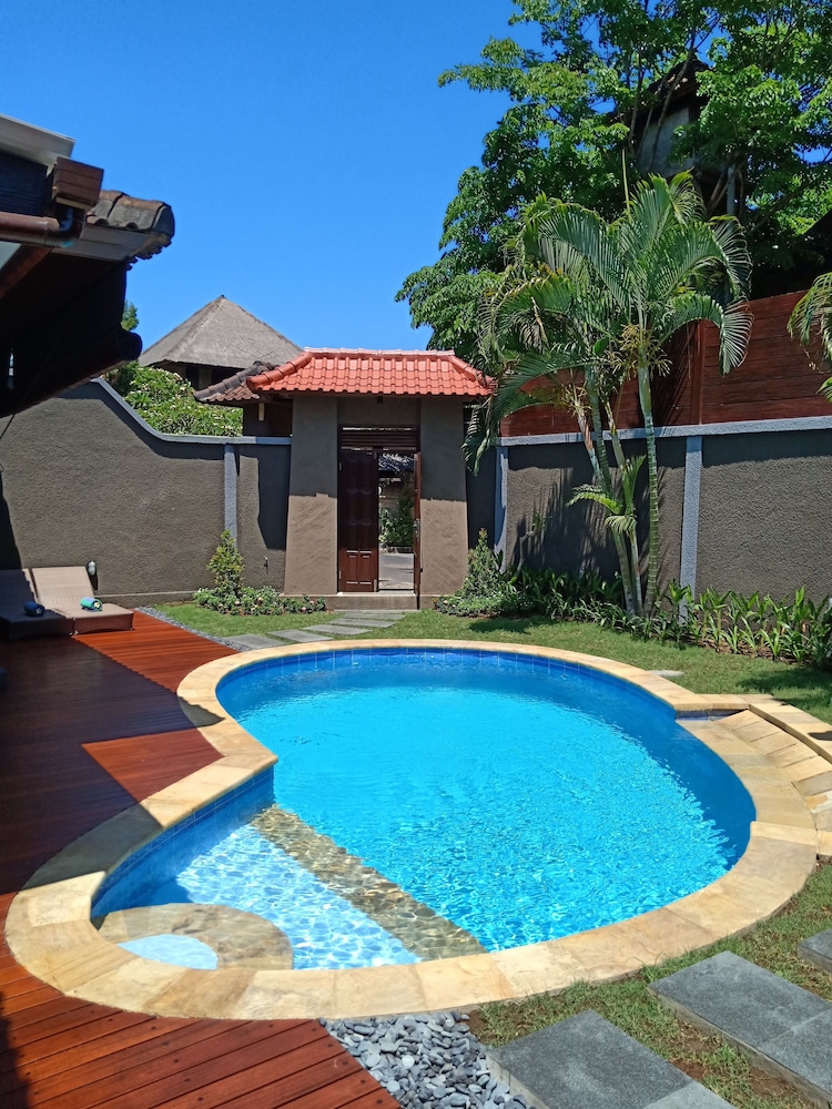 Gracia Bali Villas & Apartment 67/71