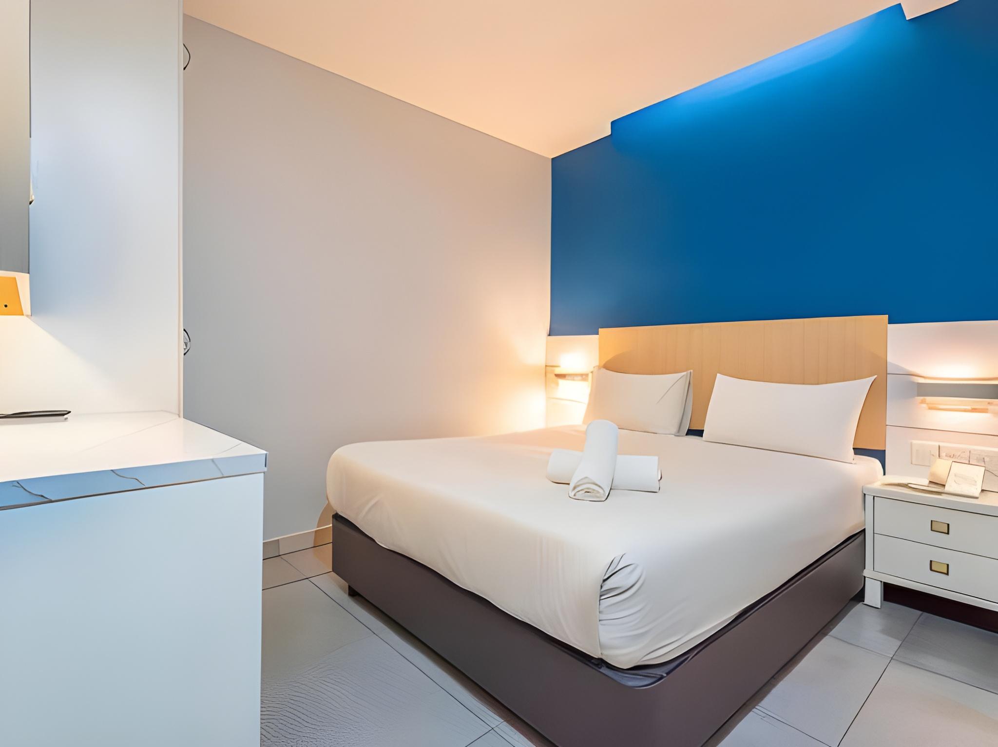 STANDARD QUEEN ROOM