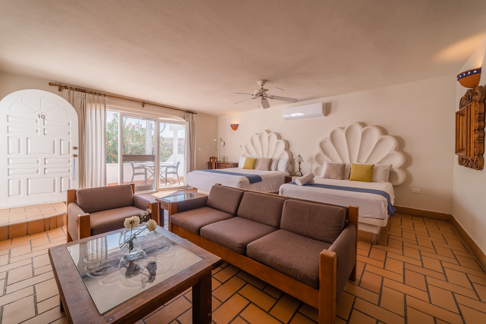 Club Del Moro Hotel Suites 38/72
