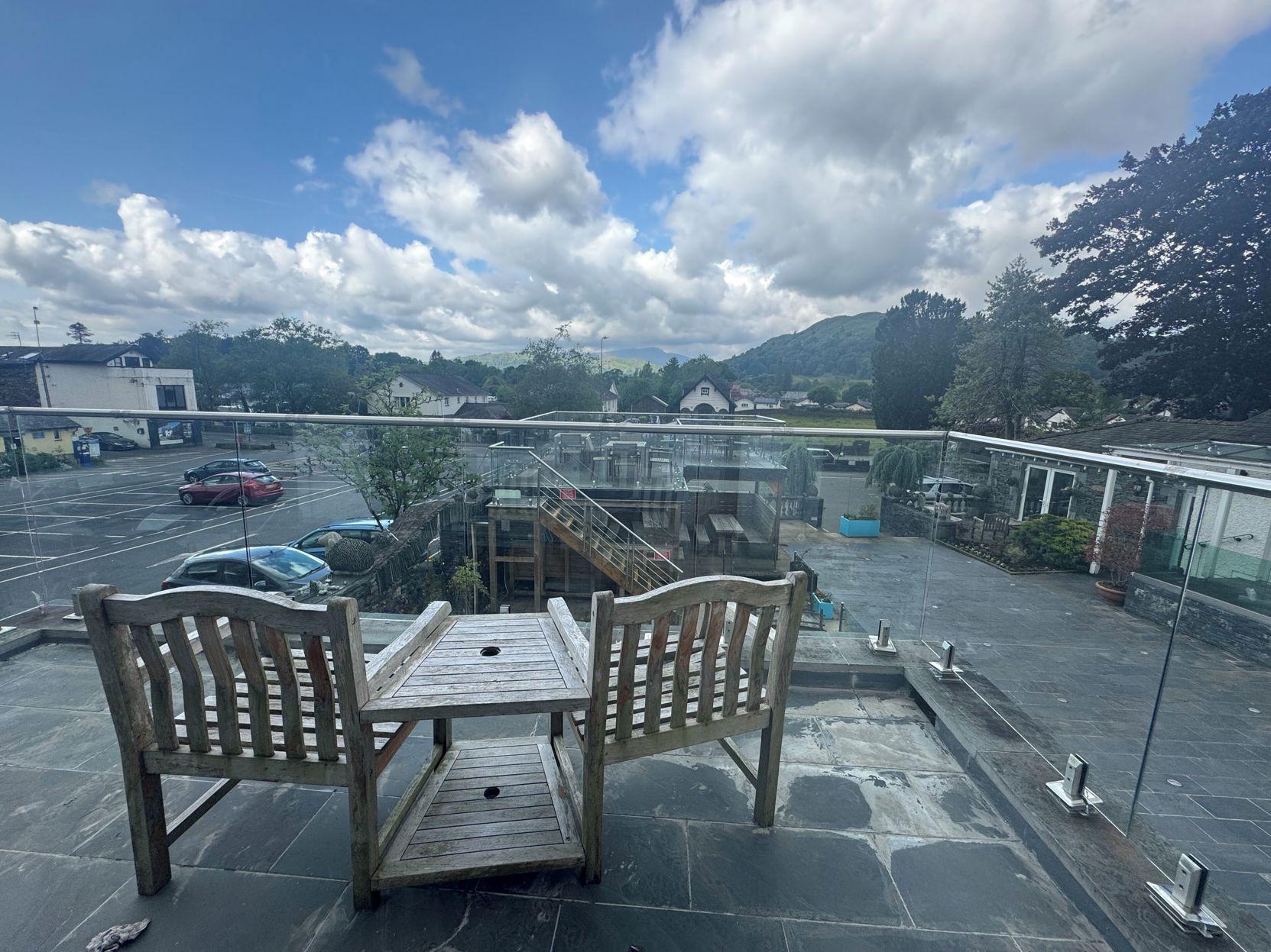 Waterhead Rooms & Suites - Parking and Light Breakfast 12/43