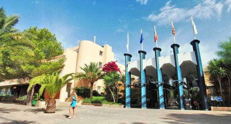 Sirenis Seaview Country Club 27/39