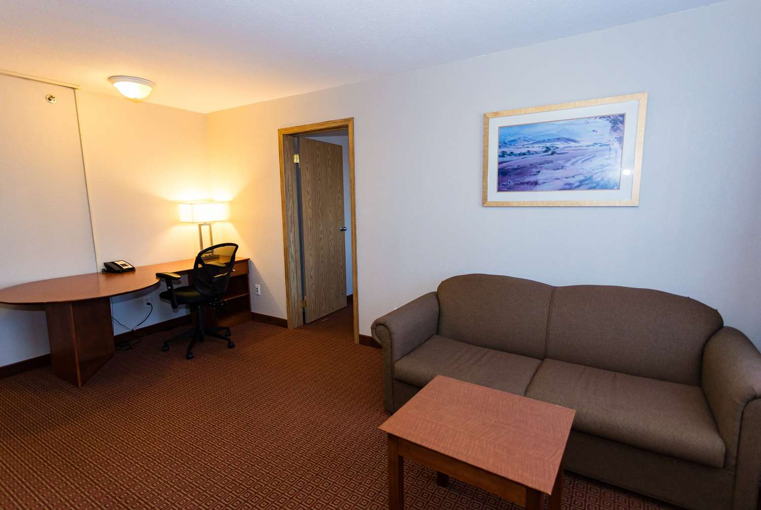 Super 8 By Wyndham Drayton Valley 15/26