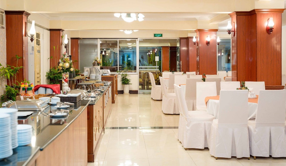 Rex Hotel 54/66