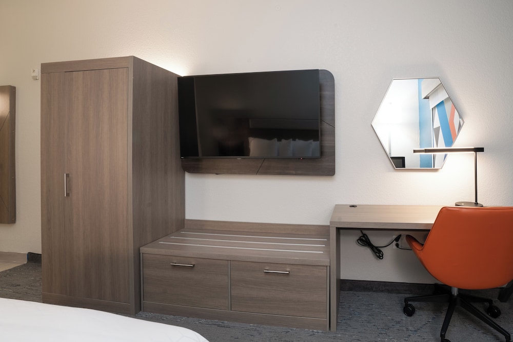 Holiday Inn Express Hotel And Suites Orange City 52/63