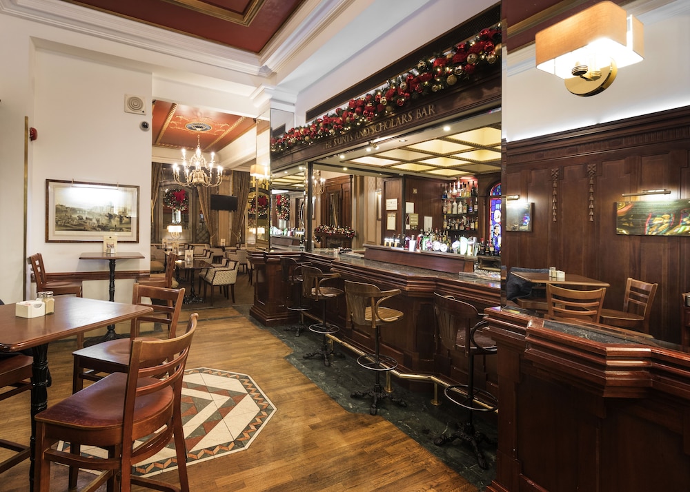 Wynns Hotel 20/33