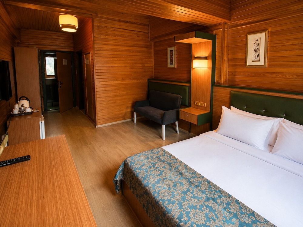 Standard, Double Bed, Valley View