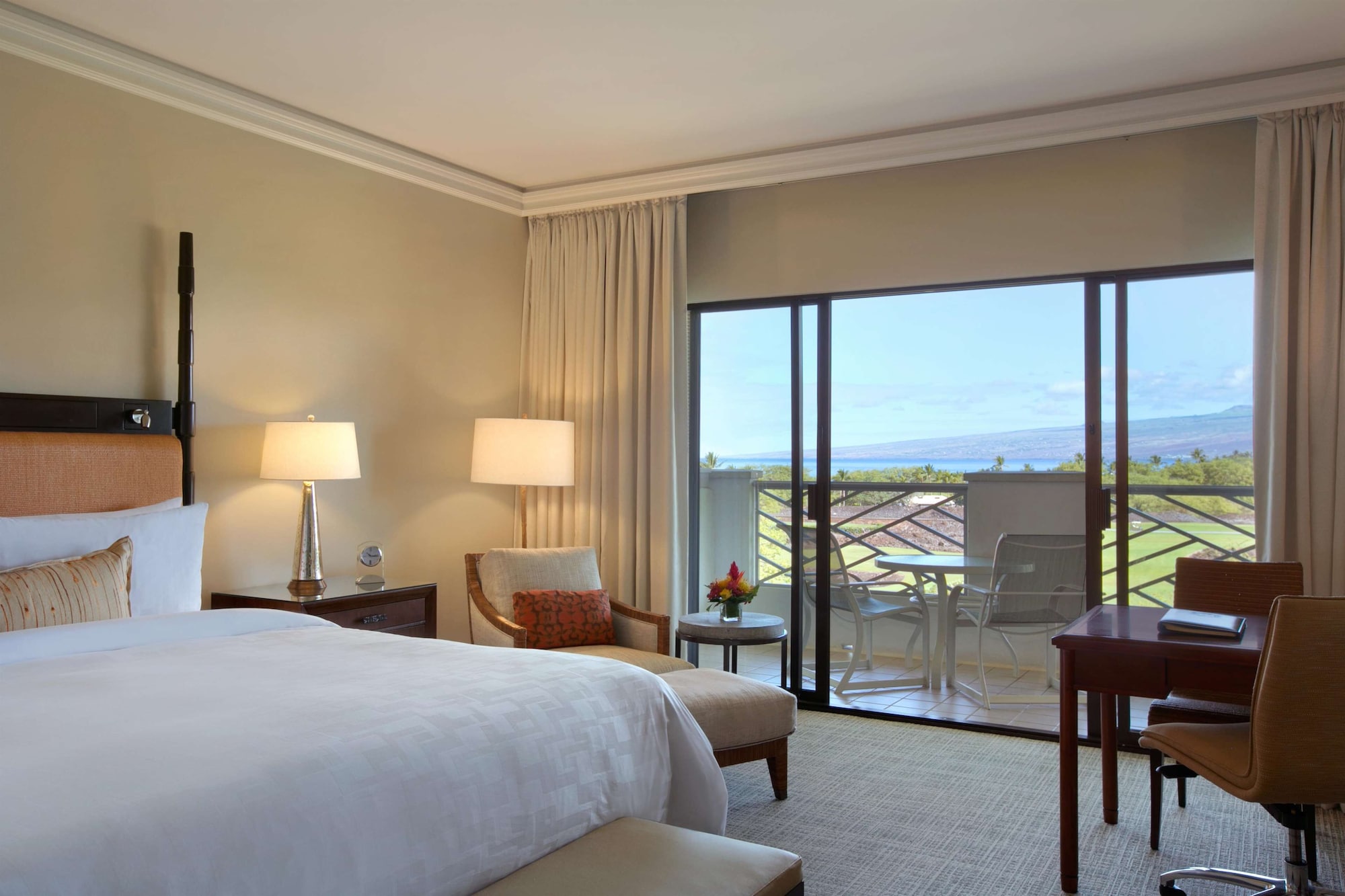 Renovated, Fairmont Gold, Gold, King Bed, Ocean View, Lounge Access, High Floor