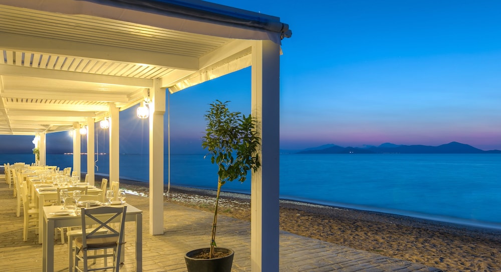 Aeolos Beach Hotel 32/57
