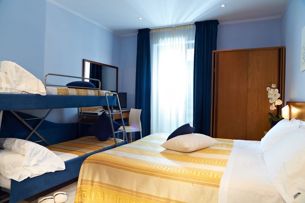 Hotel Sirio 16/44