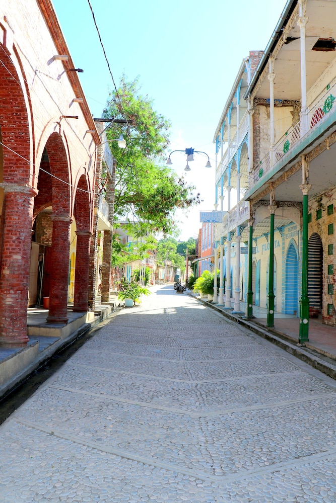 Hotel Florita 41/50