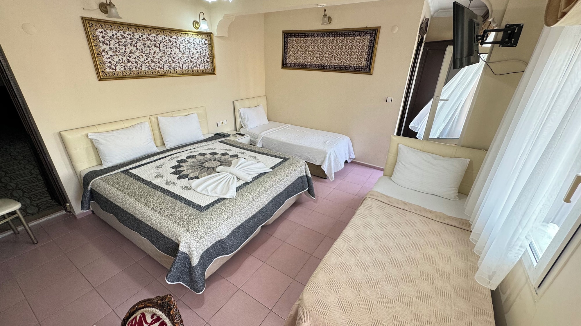 1 BEDROOM, PANORAMIC, CITY VIEW