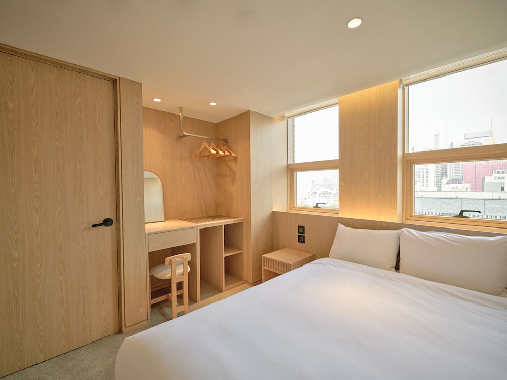 UH Suite The Coex 20/50