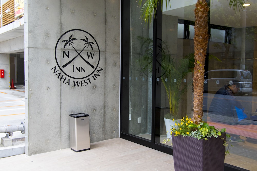 Naha-West Inn 18/72