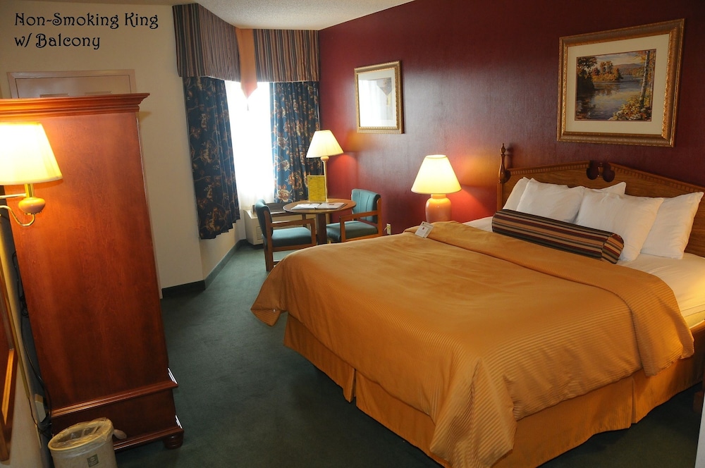 Clarion Inn Branson 27/72