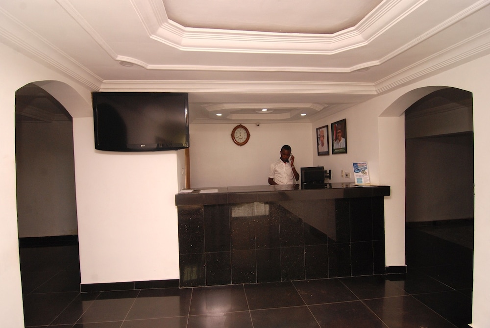 Belvoir Hotel 4/40