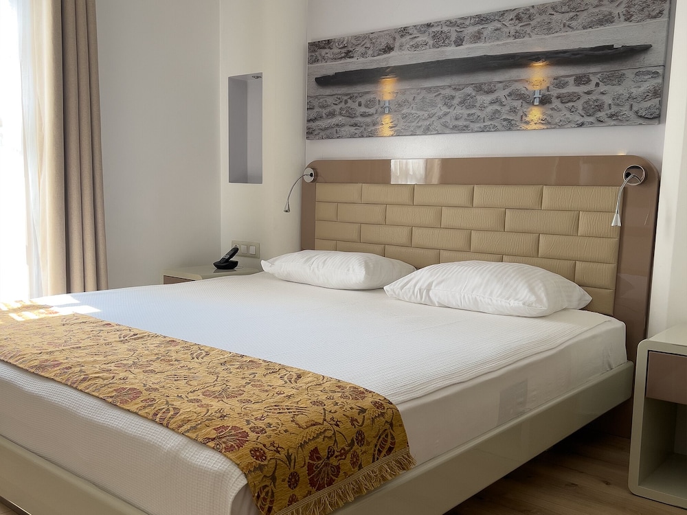 ECONOMY, SINGLE, DOUBLE OR TWIN BED