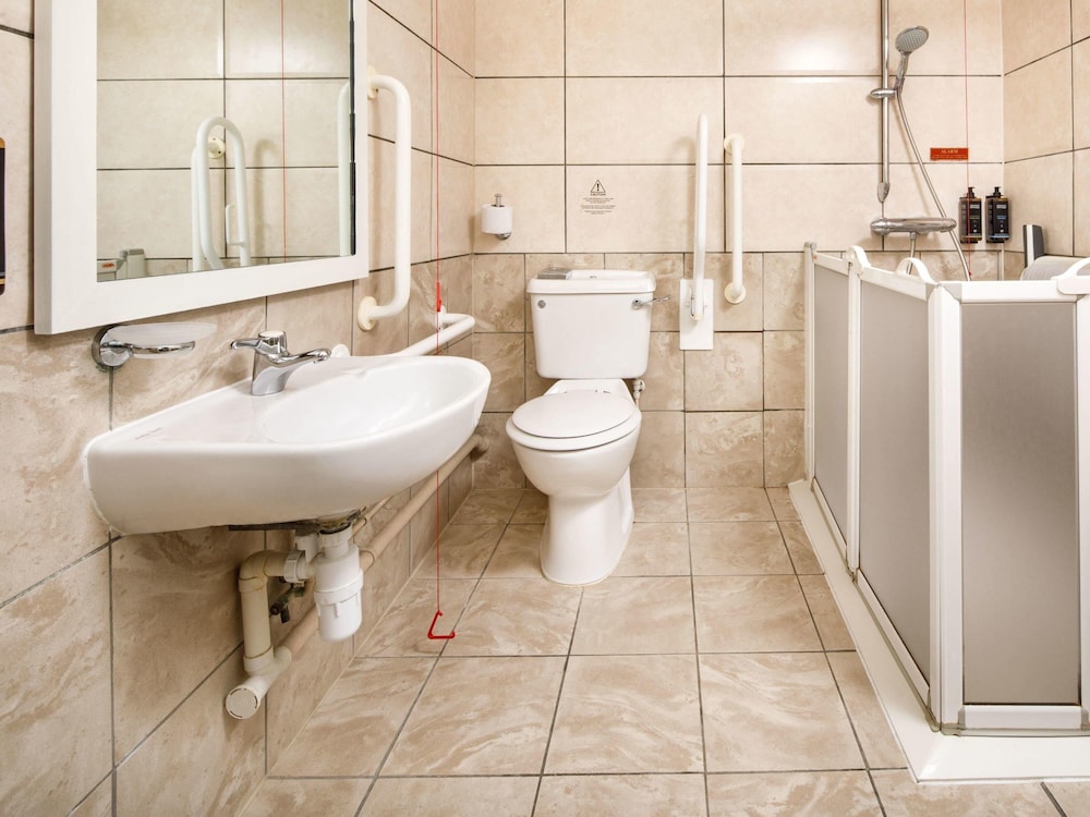 MERCURE CHESTER ABBOTS WELL HOTEL 49/50