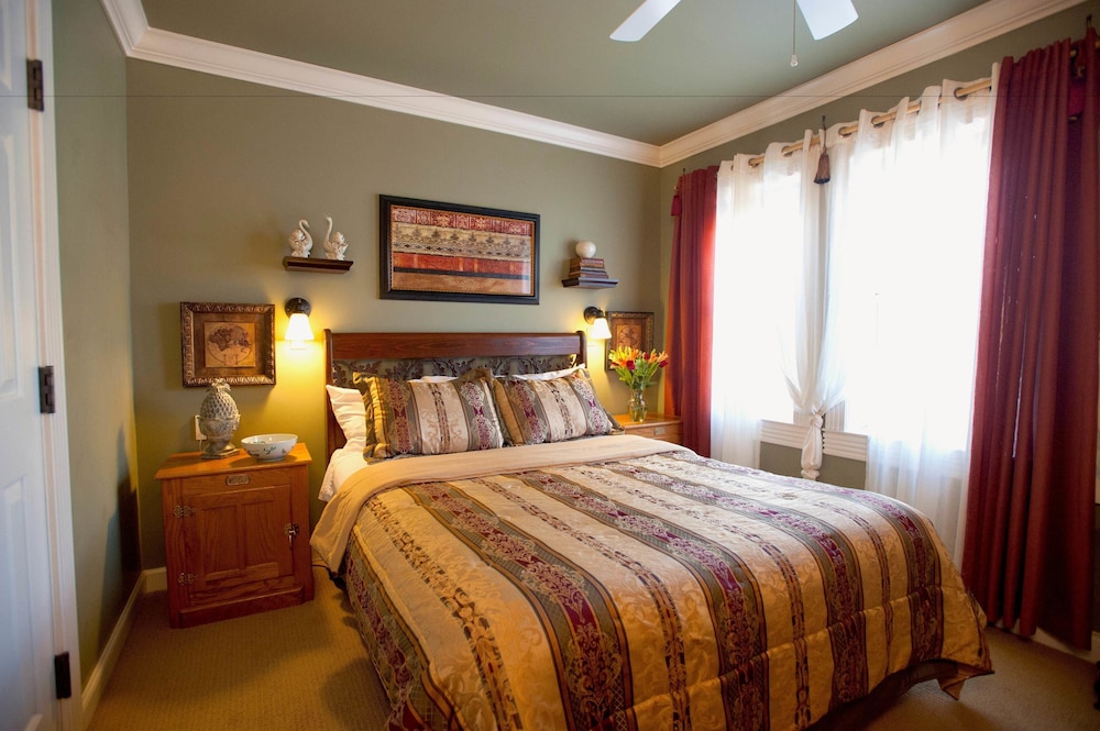 Old Town GuestHouse 8/50