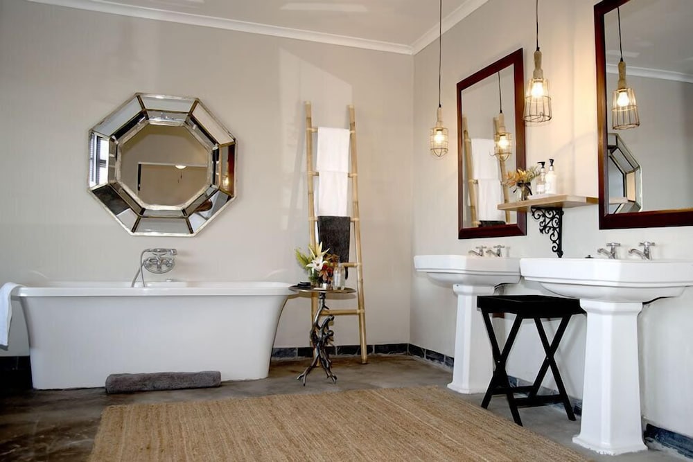 Sweetfontein Boutique Farm Lodge 4/29