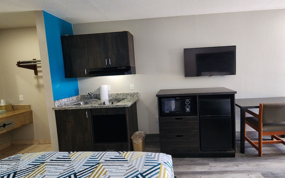 Scottish Inns Suites Wharton Tx 16/30