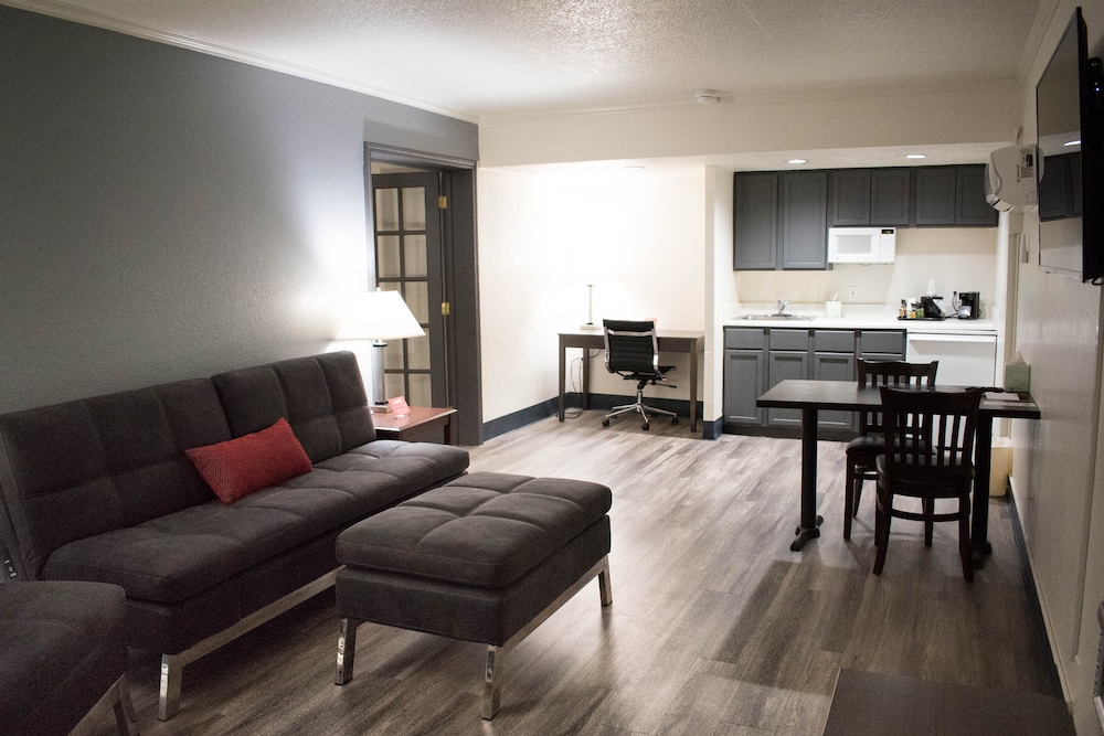 Ramada by Wyndham North Platte & Sandhills Convention Ctr 24/35