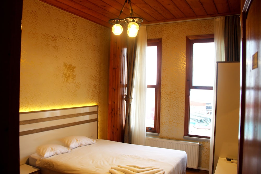 Theodian Hotel 56/74