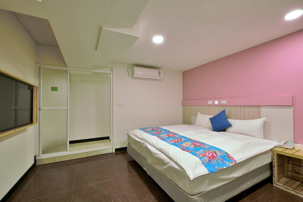 Hotel Good Night 7/49