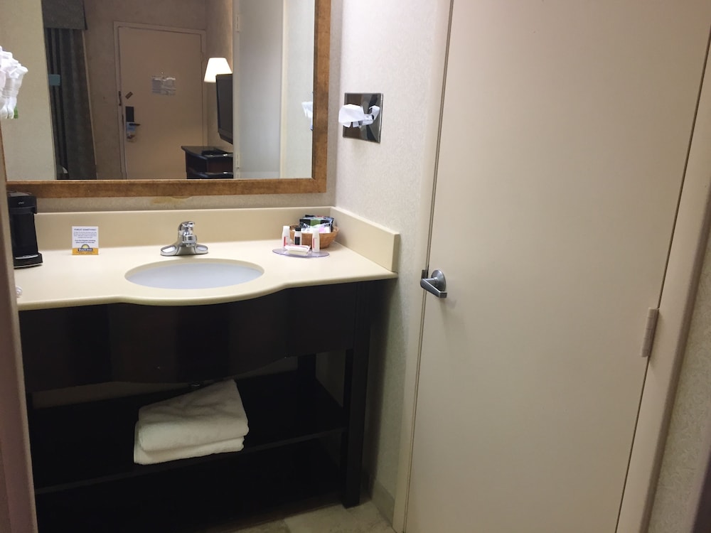 Days Inn & Suites By Wyndham Albuquerque North 27/30