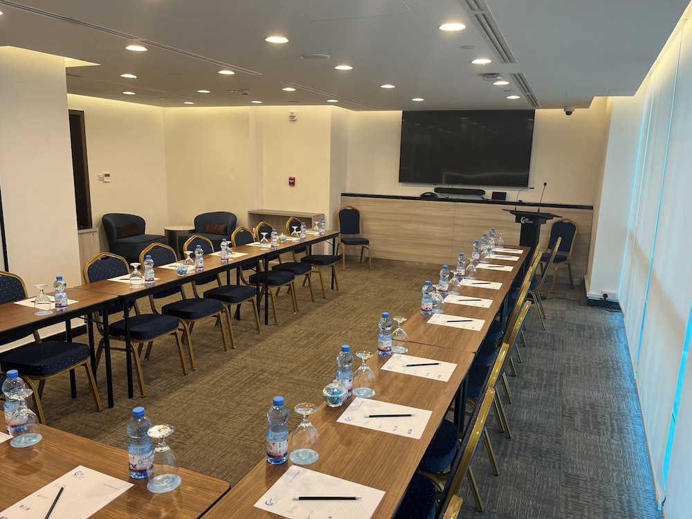 C - Hotel and Suites Doha 36/50