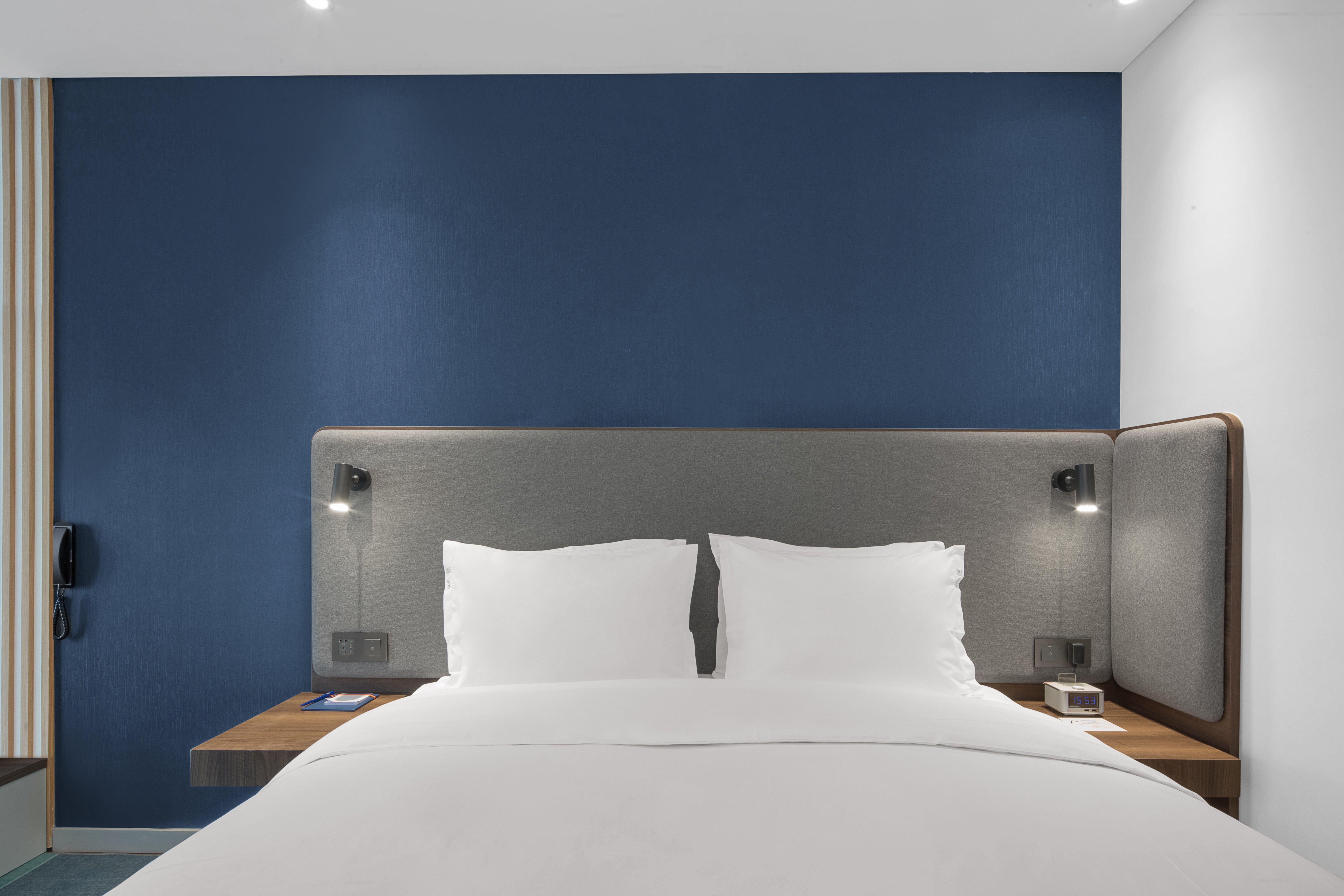 Holiday Inn Express Shanghai Tourism Zone 30/51