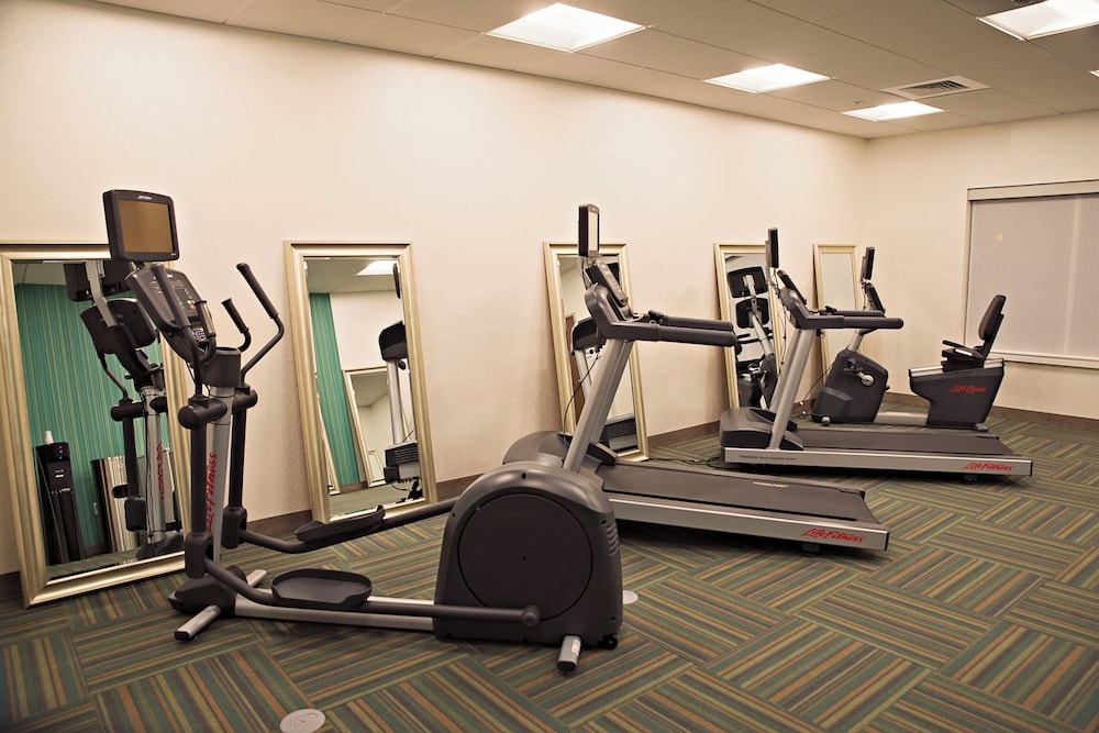 Holiday Inn Express Suites Rantoul 48/76