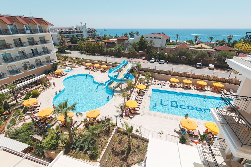 L'Oceanica Beach Resort Hotel 45/50