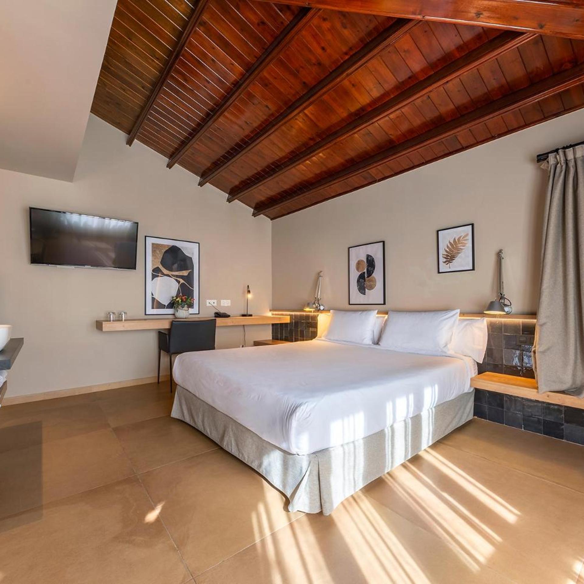 Oasis, Single, Double Bed