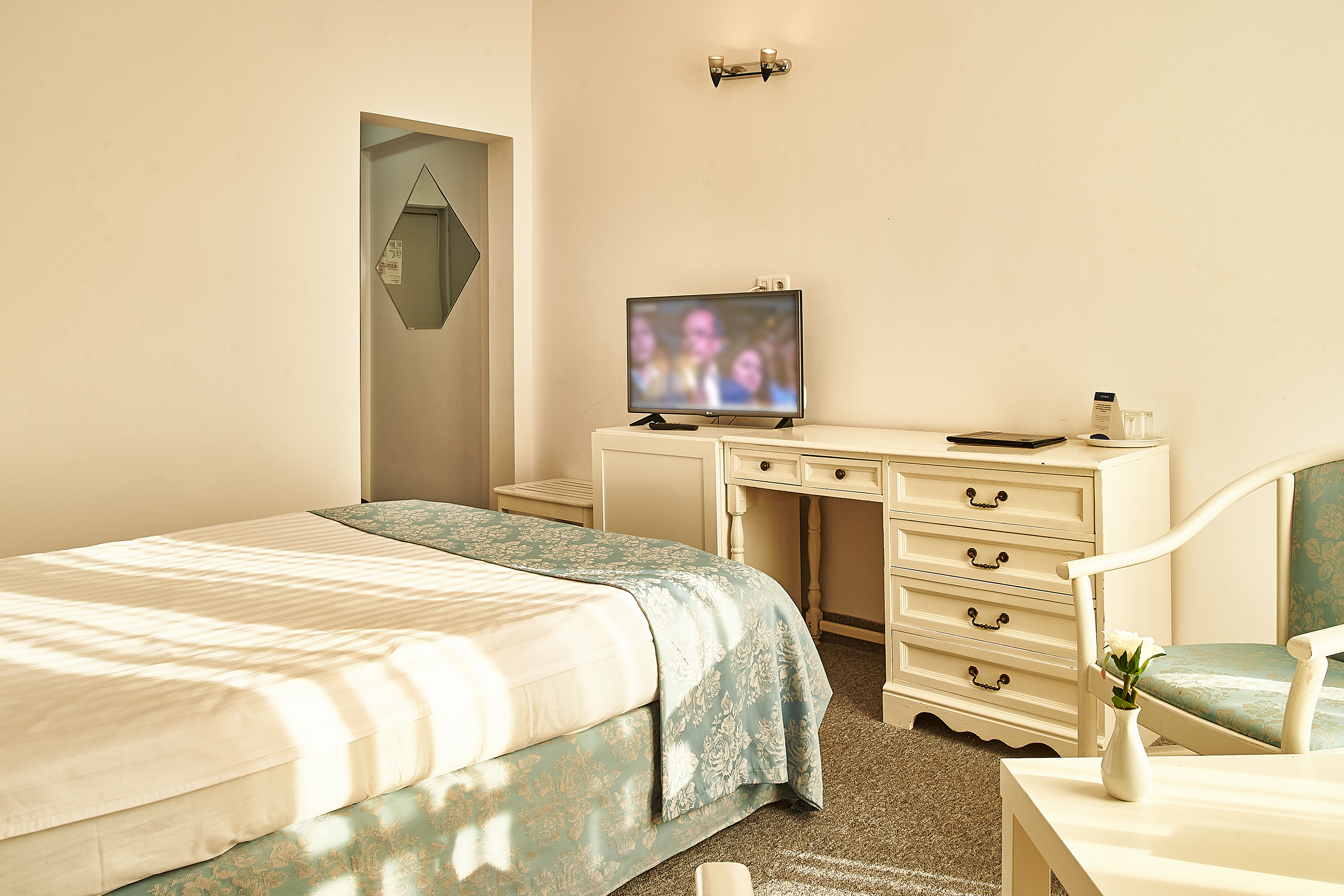غرفة قياسية مفردة، Continental Hotel 4/9