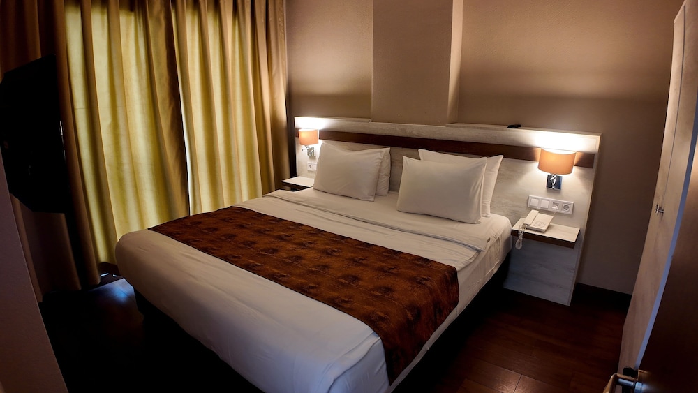 Kanyonvadi Hotel 20/47