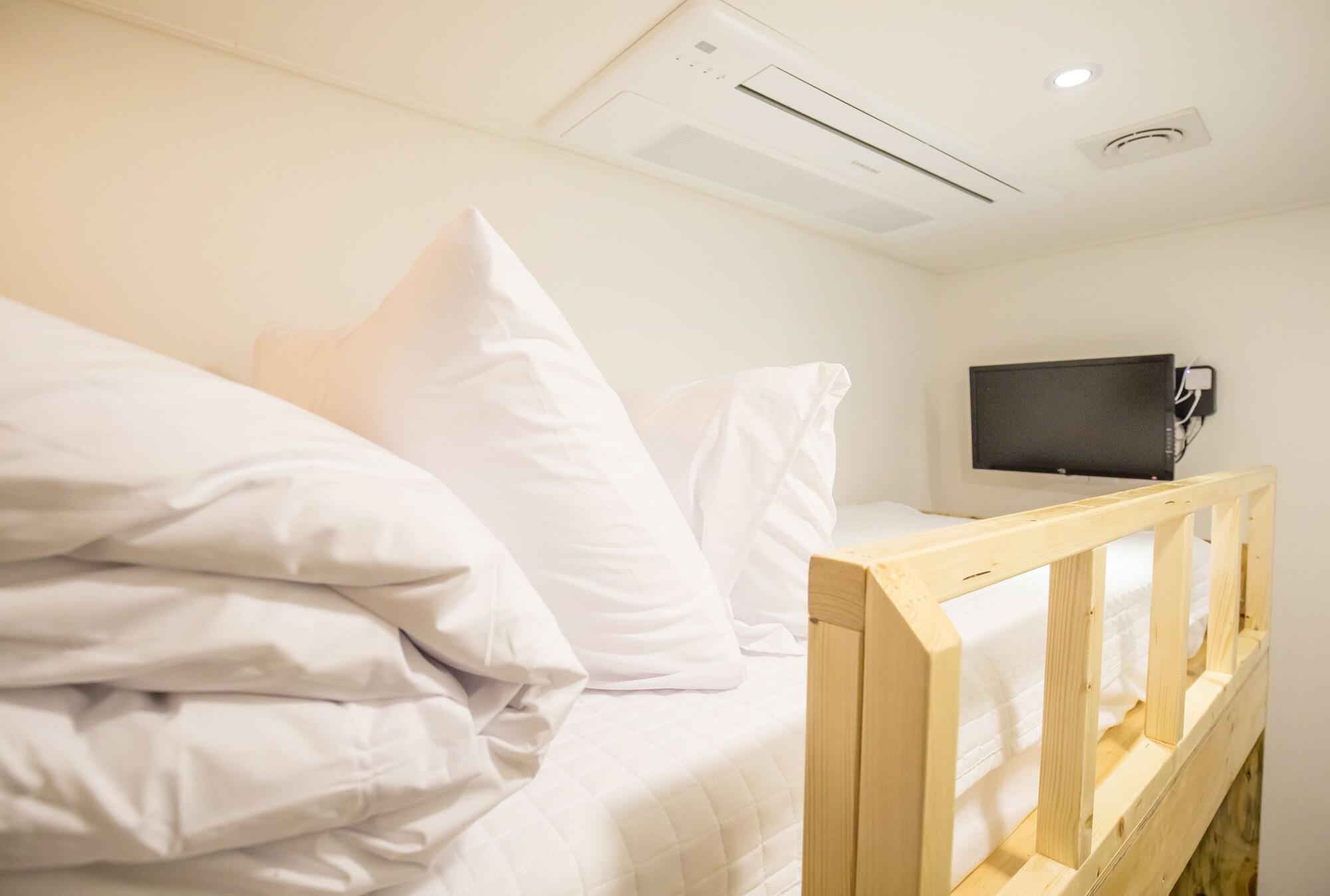 Room, Single