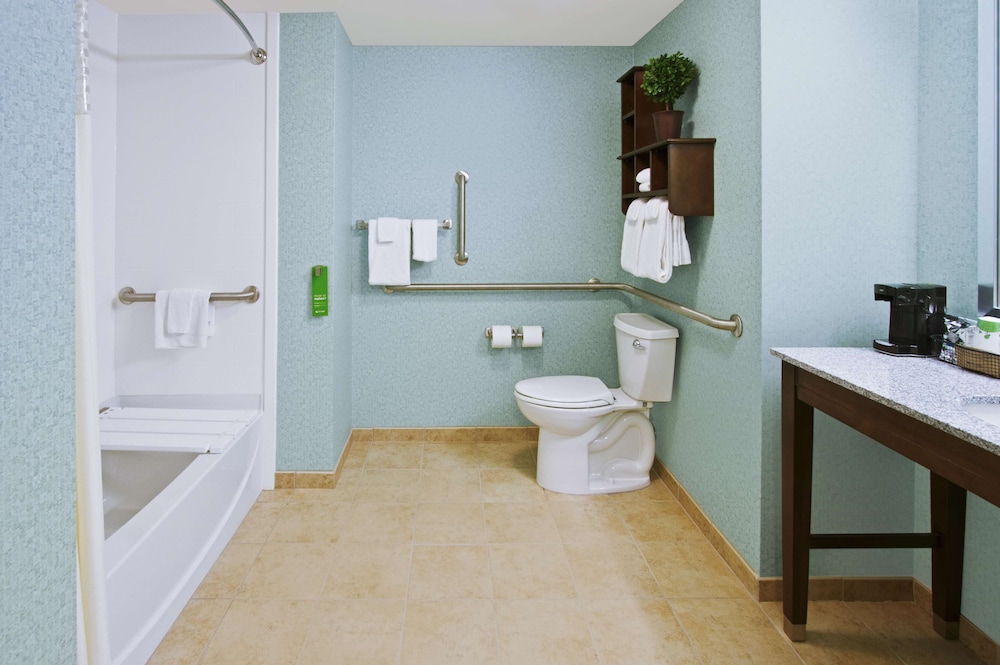 Hampton Inn Suites Exeter 12/52